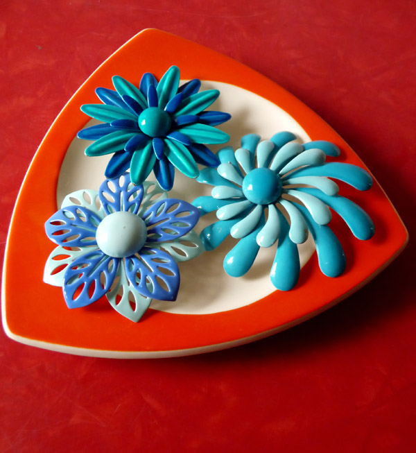 8 ways to wear vintage pins on Modern Kiddo | Cool Mom Picks