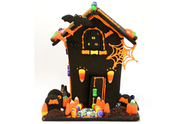 Sweet Thrills Bakeshop Halloween Gingerbread Haunted House
