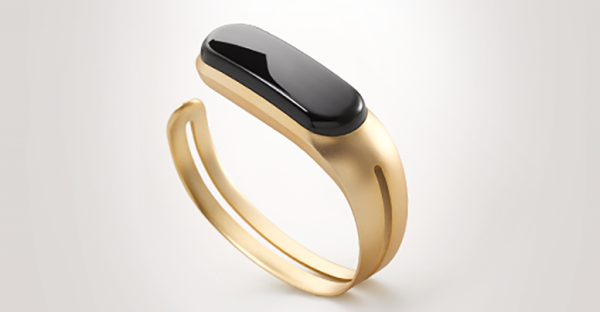 Mira-fitness-tracker-bracelet