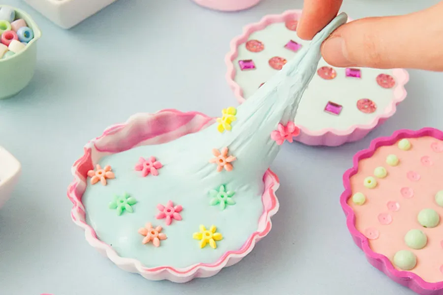 DIY slime pies: Find the craft tutorial on Handmade Charlottte