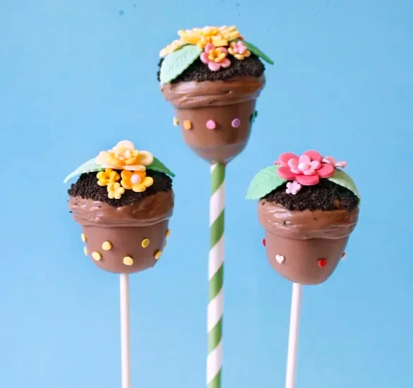 Easter cake pops: Flowerpot Cake Pops at Niner Bakes