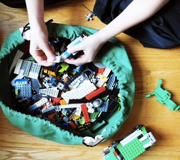 Swoop bags for LEGOS get more portable. Whoo!
