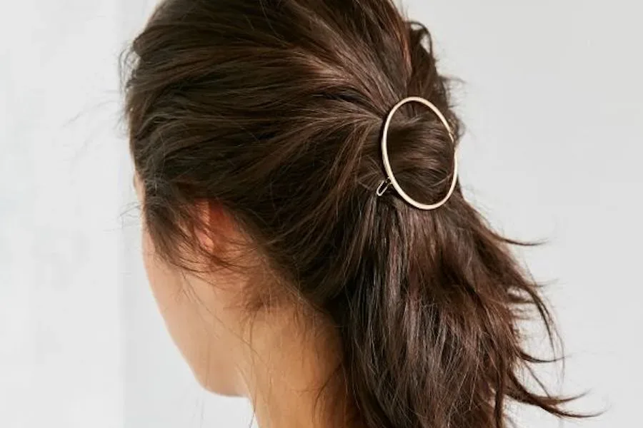 Cool barrettes for adults: Margot hair clip at Urban Outfitters