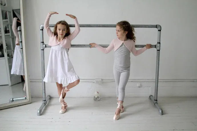 Special gift: Luxury cashmere shrug for girls from Ivory Row