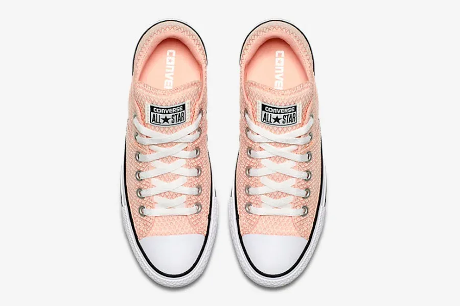 Converse rose sneakers and 4 other awesome rose shoe options for summer. Practical + stylish fashion!