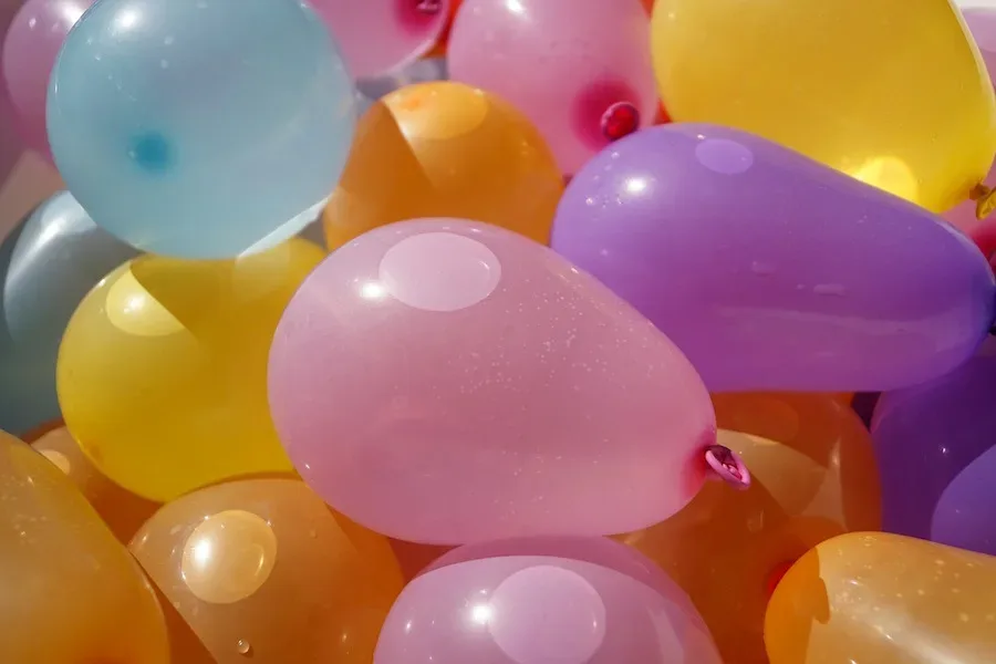Eco-friendly water balloons: The perfect solution for earth-happy summer play. Photo by Anerma/Pixabay