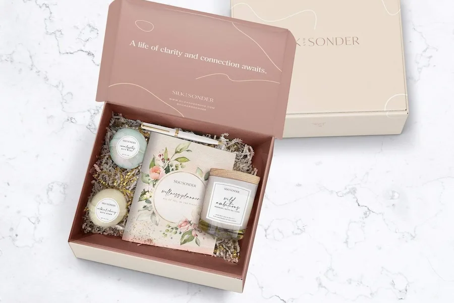 Self care gift box for moms: A beautiful Mother's Day Gift from Silk & Sonder
