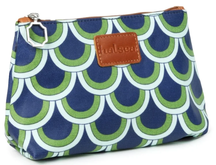 Cool handbag organization tips and accessories for the (sometimes) organizationally challenged.