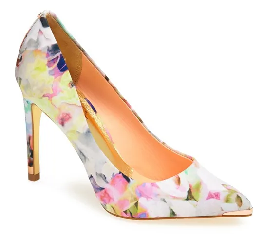 Spring trend alert: Cool floral accessories for women that have nothing to do with Laura Ingalls.