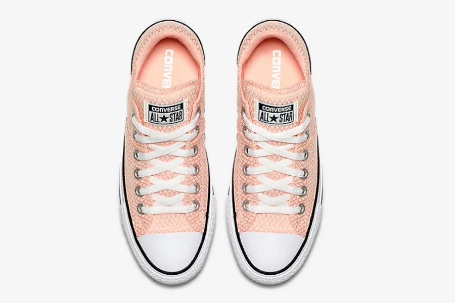Converse rose sneakers and 4 other awesome rose shoe options for summer. Practical + stylish fashion!
