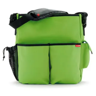 The best travel friendly diaper bag? - Reader Q&A