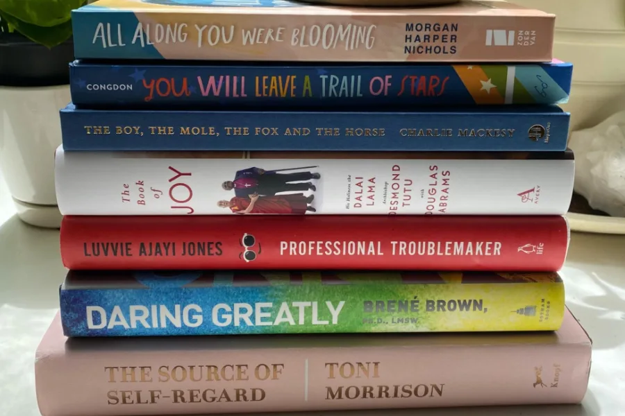 7 favorite high school and college graduate gift books we love