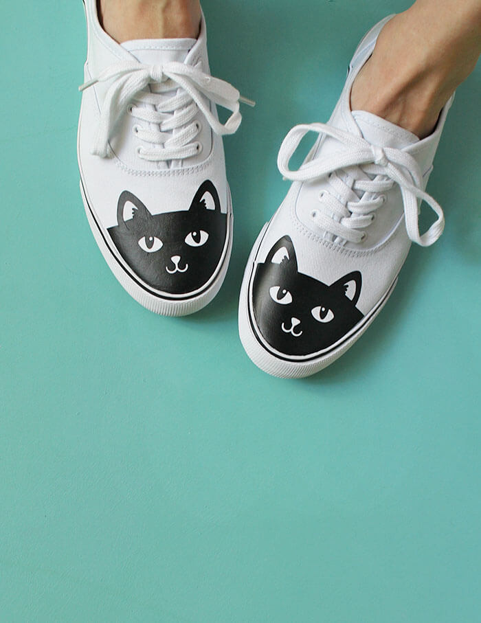 DIY black cat sneaker tips: Detailed tutorial from Persia Lou