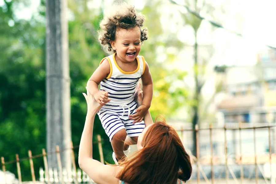 Are we paying our sitters enough? National childcare rates survey by Unsplash
