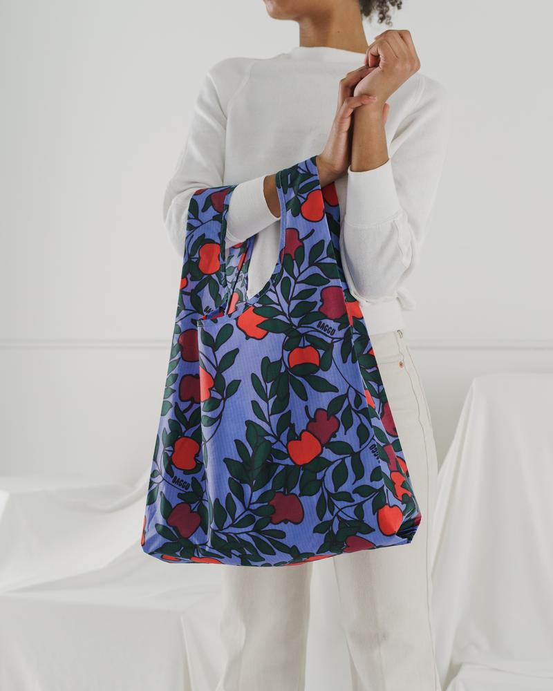 Baggu bags replace one-time use grocery bags, stylishly and inexpensively
