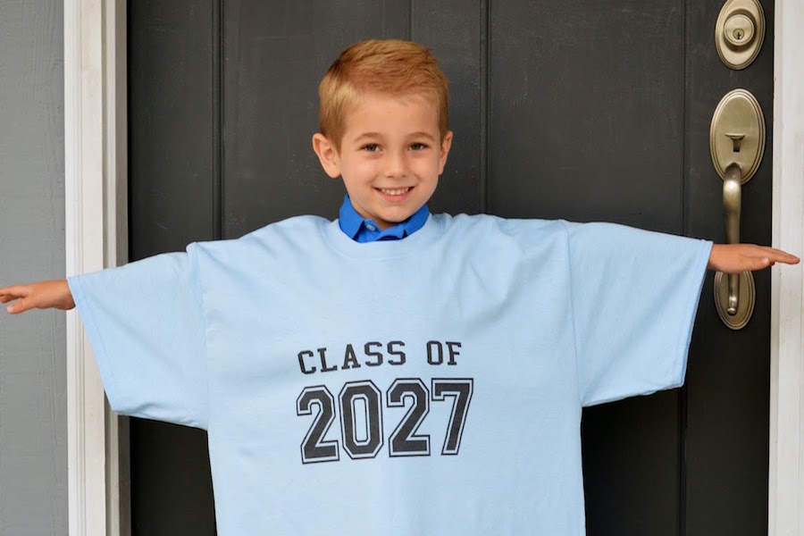 Creative first day of school photo ideas: Oversize t-shirt with graduation year created by The Journey of Parenthood