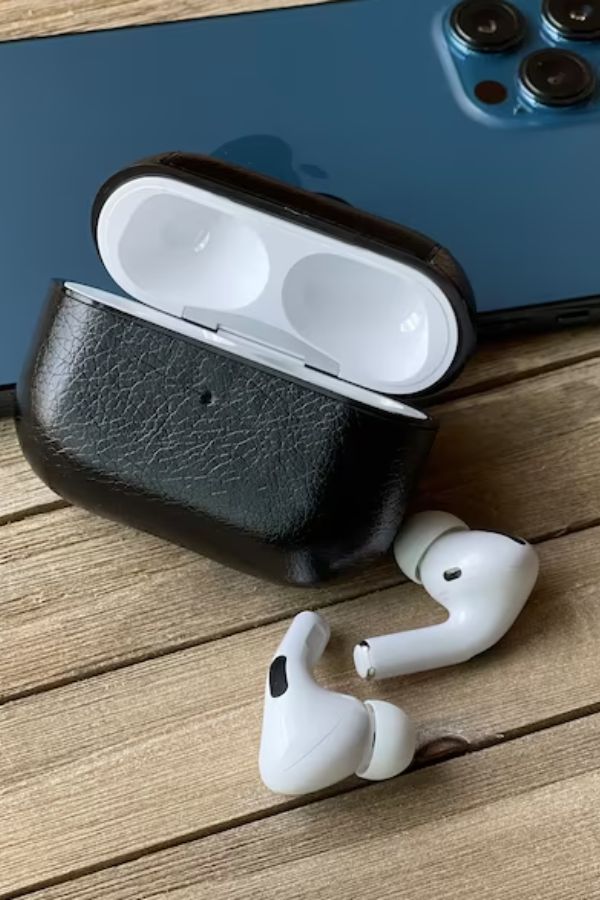 Great Father's Day gifts under $20: Leather AirPod case from Verona Leather Great Father's Day gifts under $20: Leather AirPod case from Verona Leather
