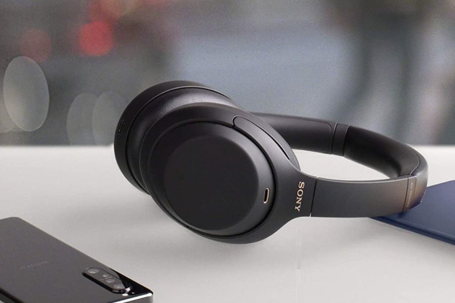 The best noise cancelling headphones for college students: Sony WH-1000XM