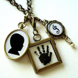 Beautiful custom Mother’s Day pendants–or pendants that make every day Mother’s Day