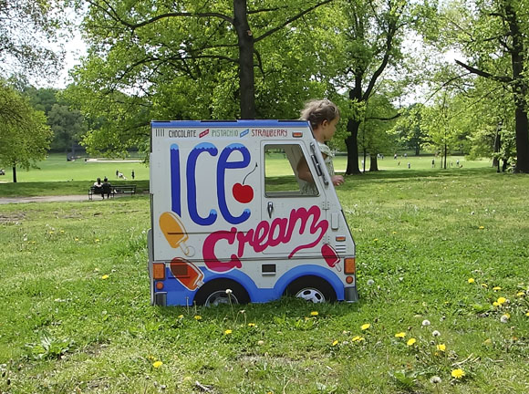 They’ll scream for this ice cream truck playhouse