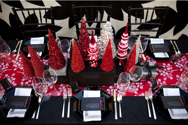 Gorgeous modern holiday table settings for some festive inspiration. And uh, hold the Waterford.