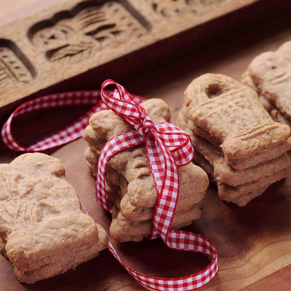 Christmas Cookies Around the World: Speculaas spice cookies via Grown to Cook | Cool Mom Picks