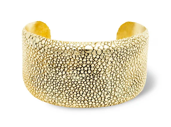 Mia Cuff Safety Jewelry | Cool Mom Tech
