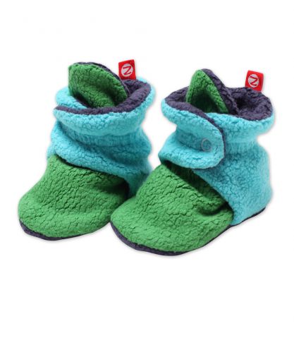 Super cute color block baby booties, for days you reluctantly cover those toes at all