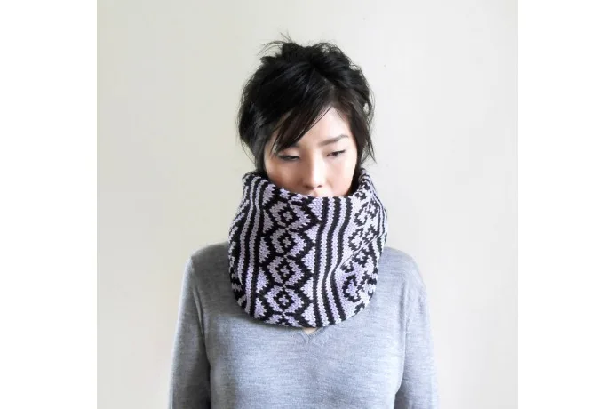 ‘Tis the season for snood scarves