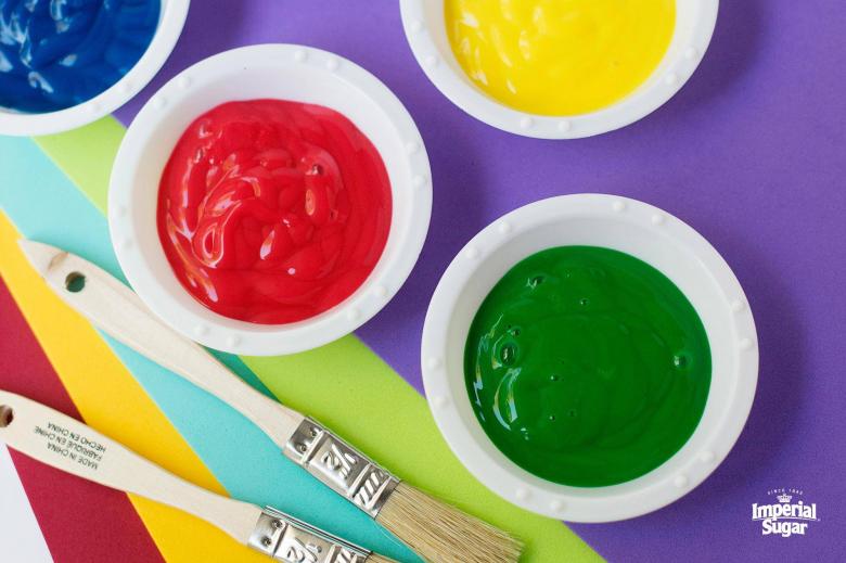 Kitchen projects for kids on snow days: Edible, all-natural finger paint using Imperial Sugar + natural food color