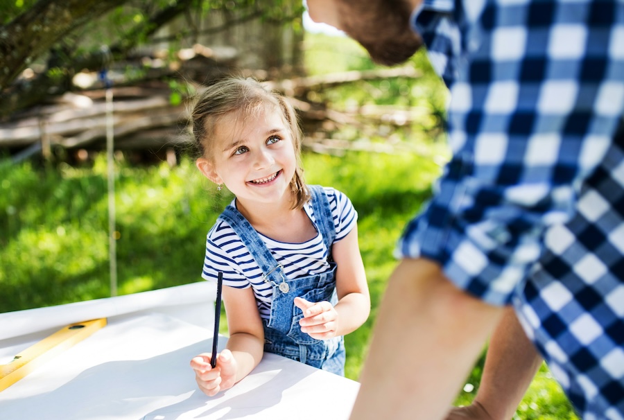 10 fun summery crafts for kids that can keep the boredom away.