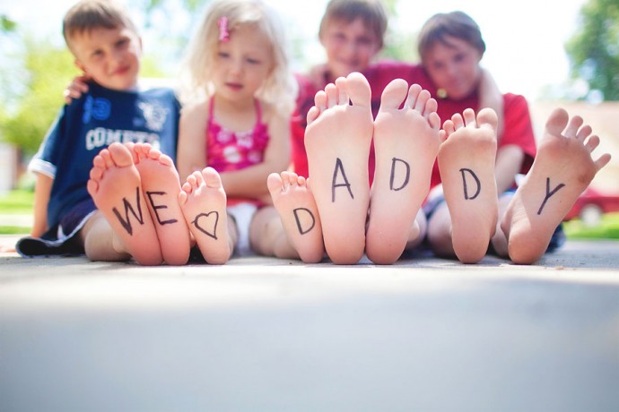 We love daddy Father's Day portrait idea via Freckle Photo
