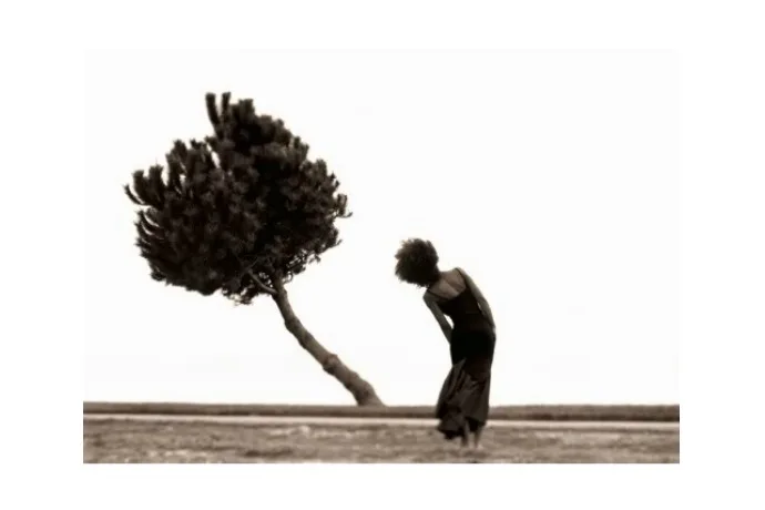 5 simple ways to improve your posture | Image via Beth Scupham