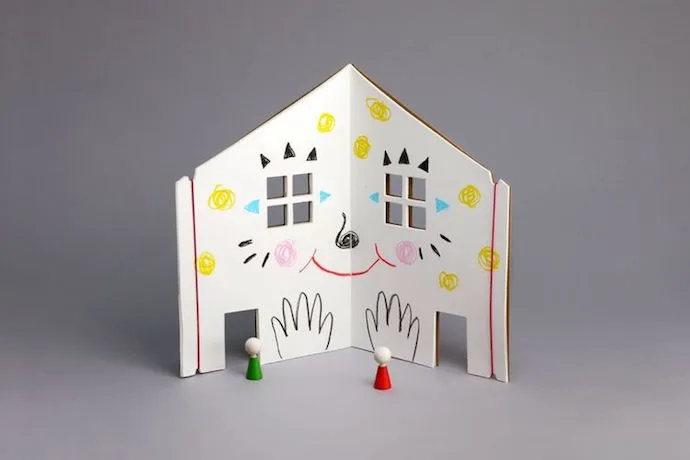 Design your own dollhouse, then take it with you, with The Dollhouse Book.