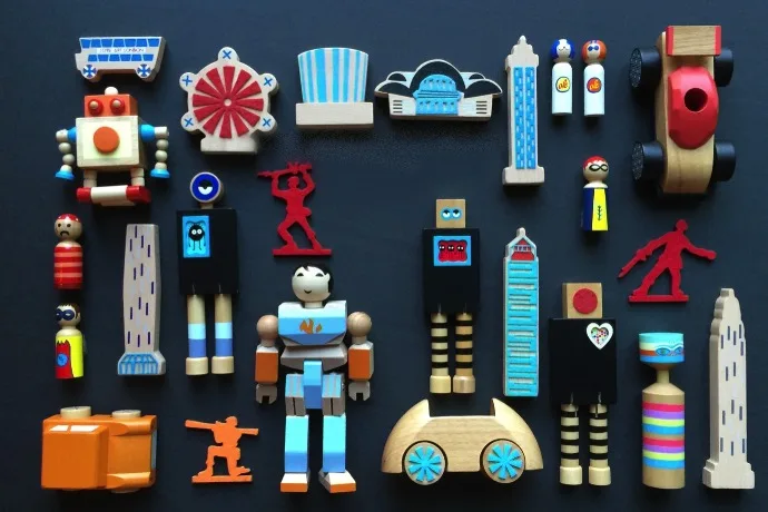 Beating boredom with cool wooden toys inspiring art, design, engineering and imagination.