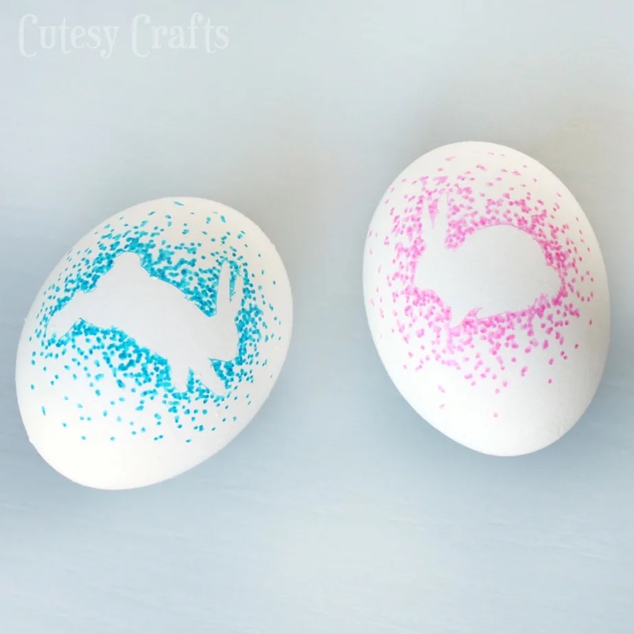 Sharpie Easter eggs: Dotted silhouette idea from Cutesy Crafts