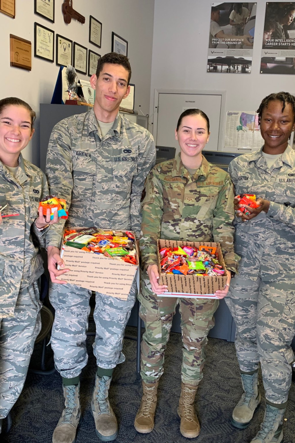 How to donate candy to the troops via Soldiers Angels | cool mom picks