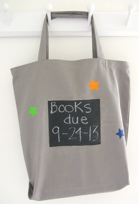 We think this Chalkboard library book tote idea from No Time For Flashcards the perfect addition to our list of DIY holiday teacher gifts.