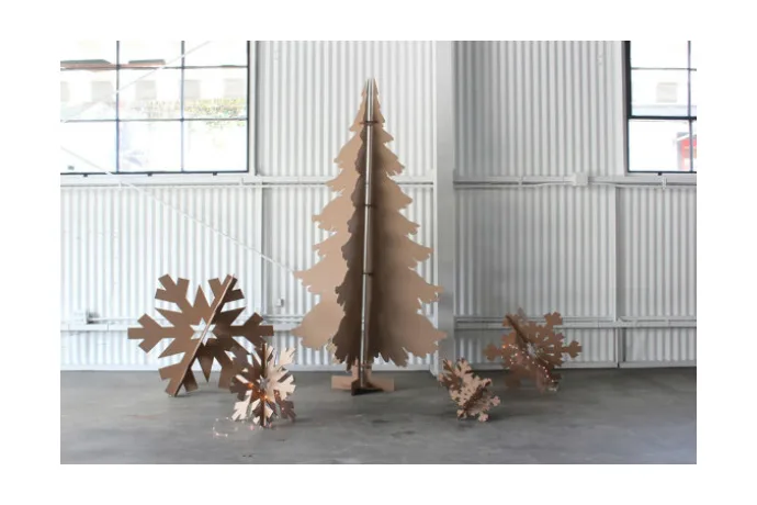 Looking for a modern alternative to the traditional Christmas tree this year? We have some great ideas, like this one by MettaPrints that we found on Etsy.