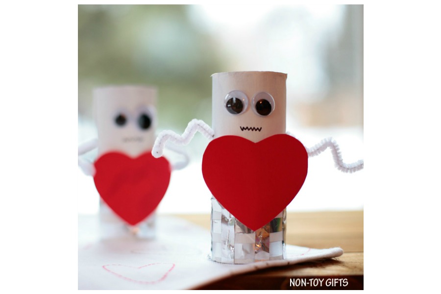 9 easy, Valentine’s Day heart crafts for kids we totally love