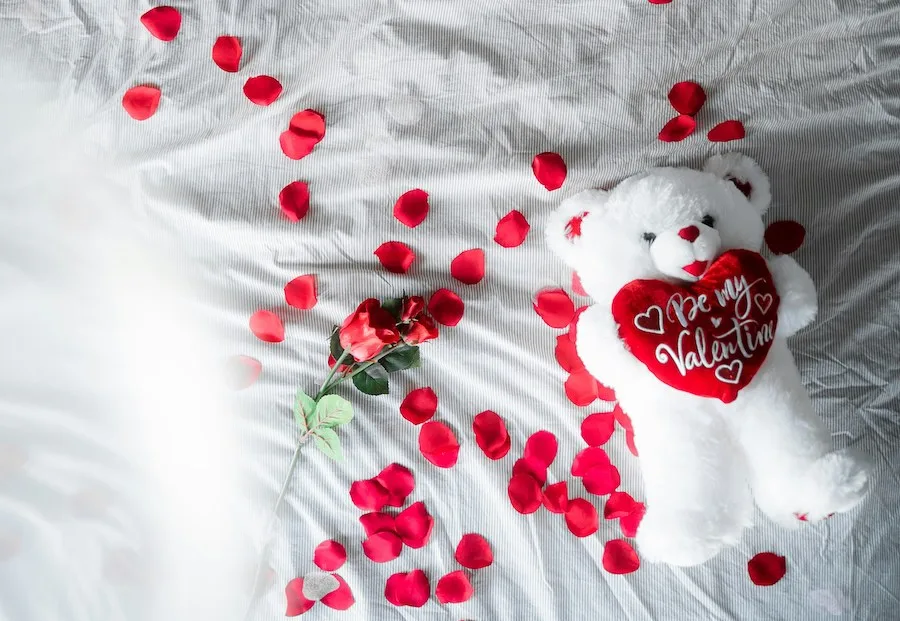 Tons of creative last-minute Valentine’s Day gifts that won’t seem last minute at all