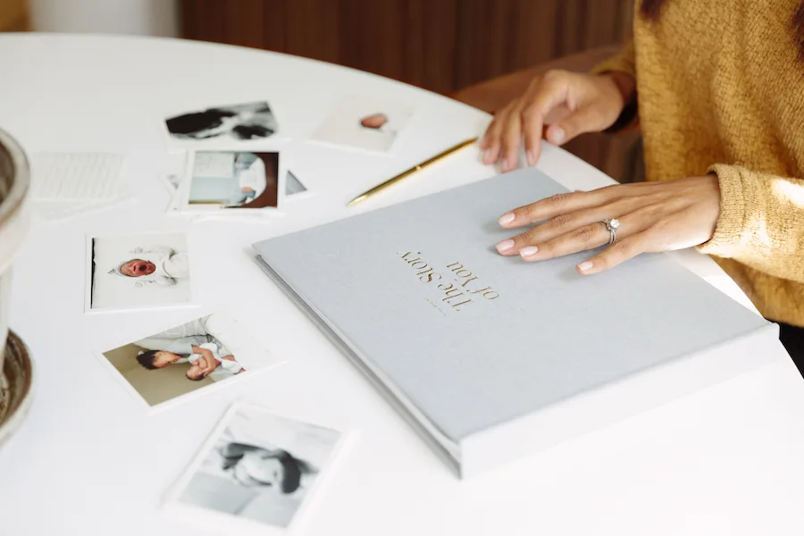 6 simple tips for making a baby book when you’re a busy new parent. You can do it!