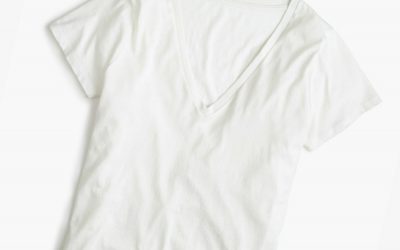 The best white t-shirts for women, from a white t-shirt junkie. (Psst…lots on sale if you hurry!)