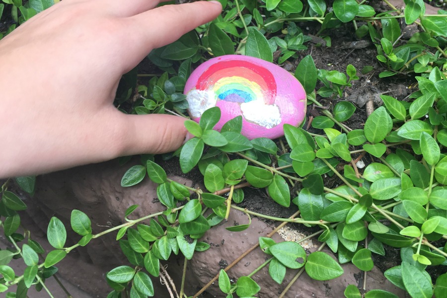 Paint it forward: How to turn rocks into random acts of kindness