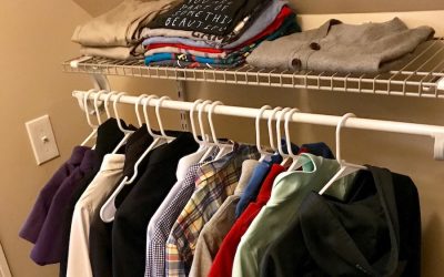 How to create a capsule wardrobe for kids. Even kids obsessed with their clothes.