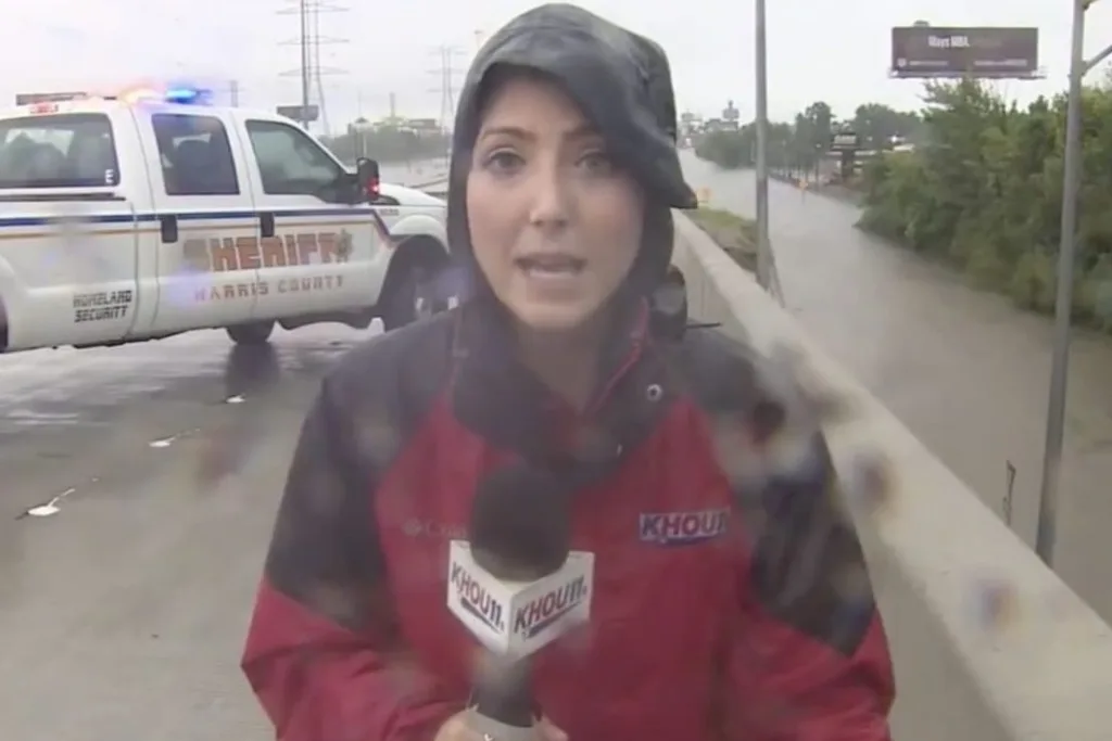 Houston TV crew saves Driver | heroic acts of journalists during Hurricane Harvey