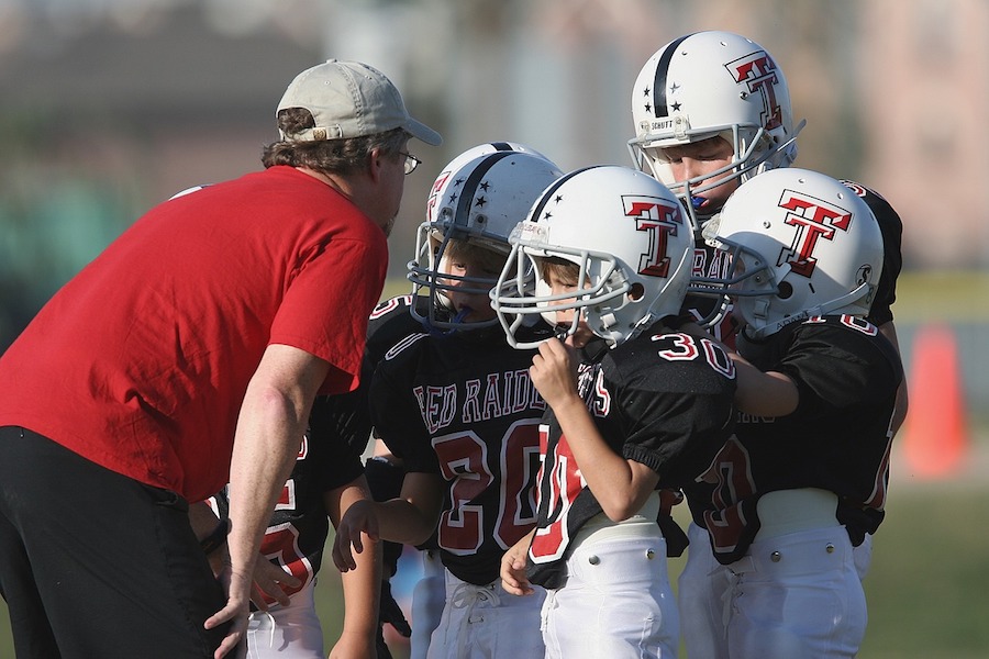 Should your kids be playing tackle football? 6 things that happened when this mom said no. | Thinking Parent
