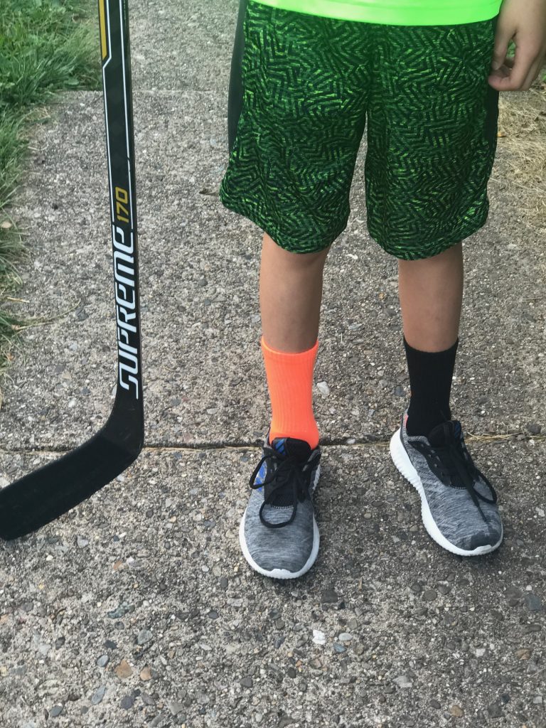8 subtle ways your kids can show their team spirit: Mismatch socks