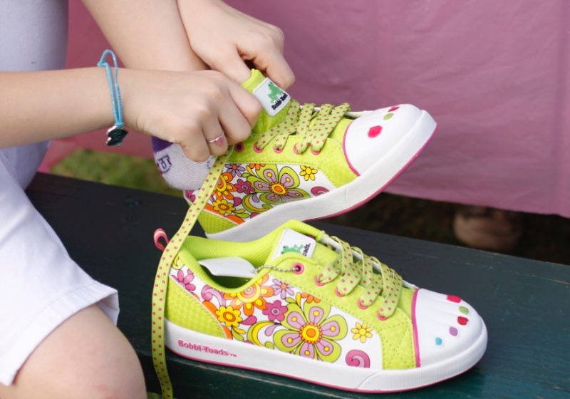 Paintable toe sneakers: Kids use nail polish to decorate Bobbi-Toads sneakers