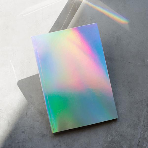 Hologram journal : Glam gifts for a female BFF